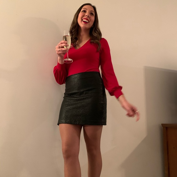 Meet your Posher, Claudia - Picture 1 of 1